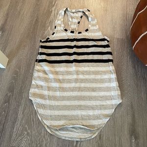 Lululemon tank size 4